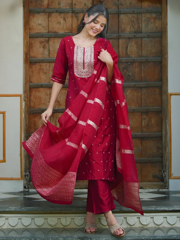 Pink Embroidered Silk Blend Straight Suit With Dupatta