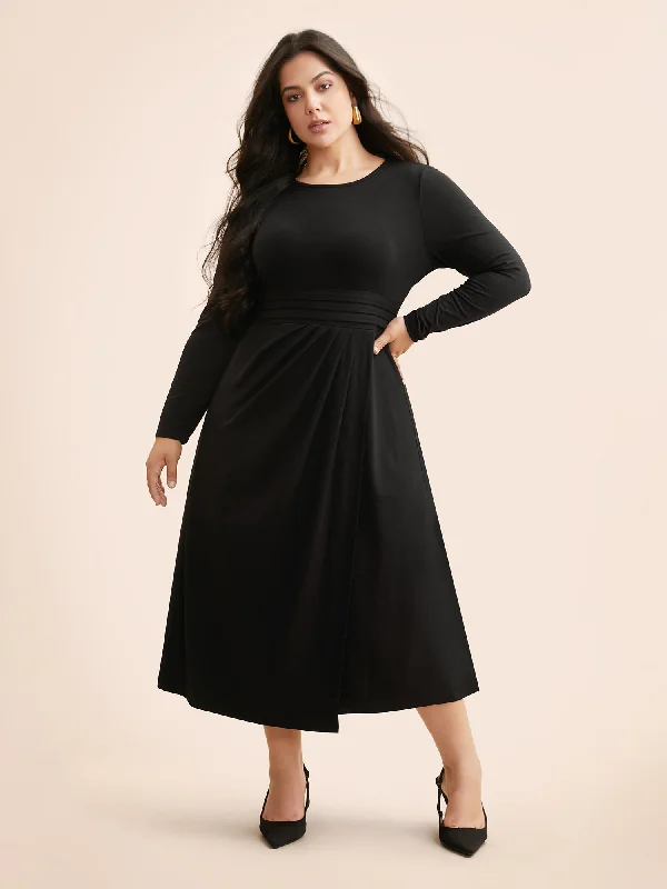 Round Neck Pleated Slim Fit Knit Dress